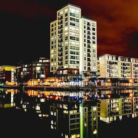 Waterfront Luxury Apartmán